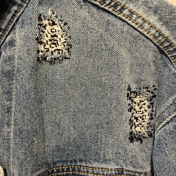 Wild Fable Super Oversized Denim Trucker Jacket Sz XS Distressed + Embroidered - Picture 2 of 9